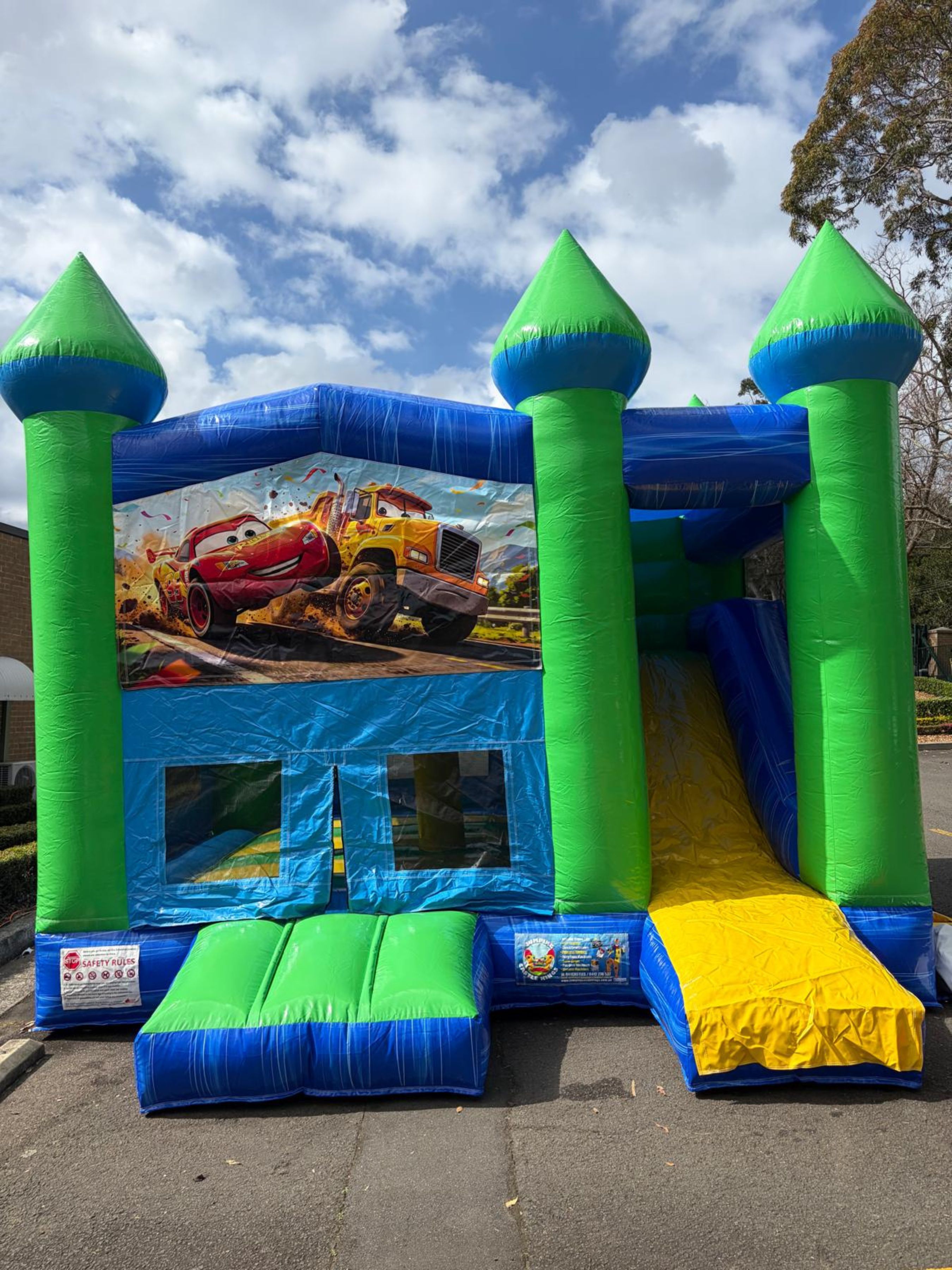 Giraffe Jumping Castle