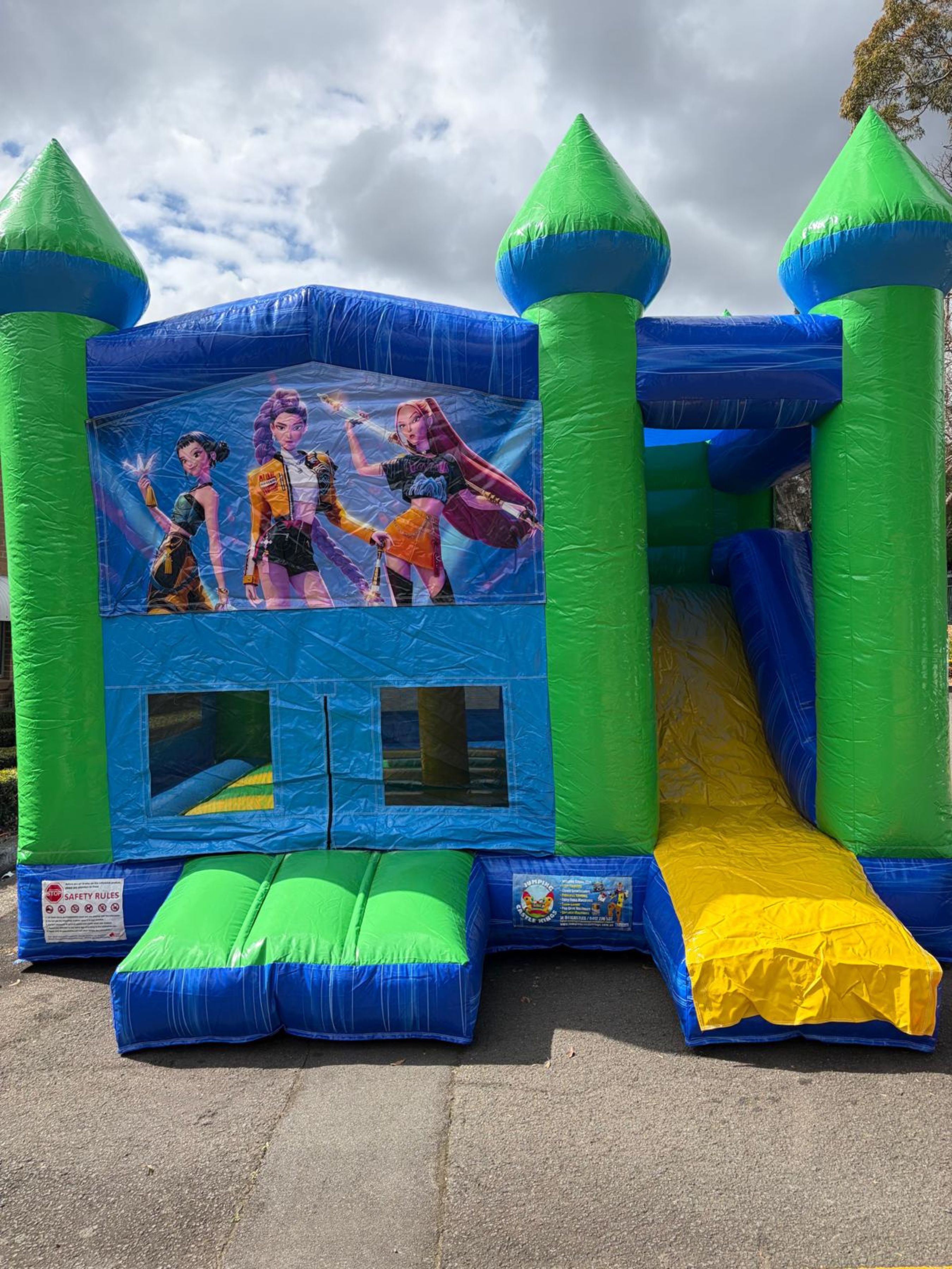 Giraffe Jumping Castle